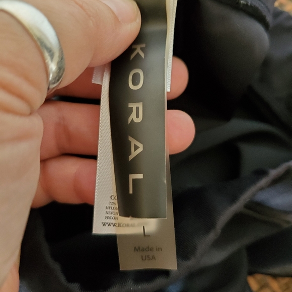 Koral/ Mesh and Luster Leggings - Picture 6 of 9